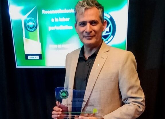 El periodista José Cuello fue galardonado por su trayectoria periodística por el Foro de Prensa de Buenos Aires